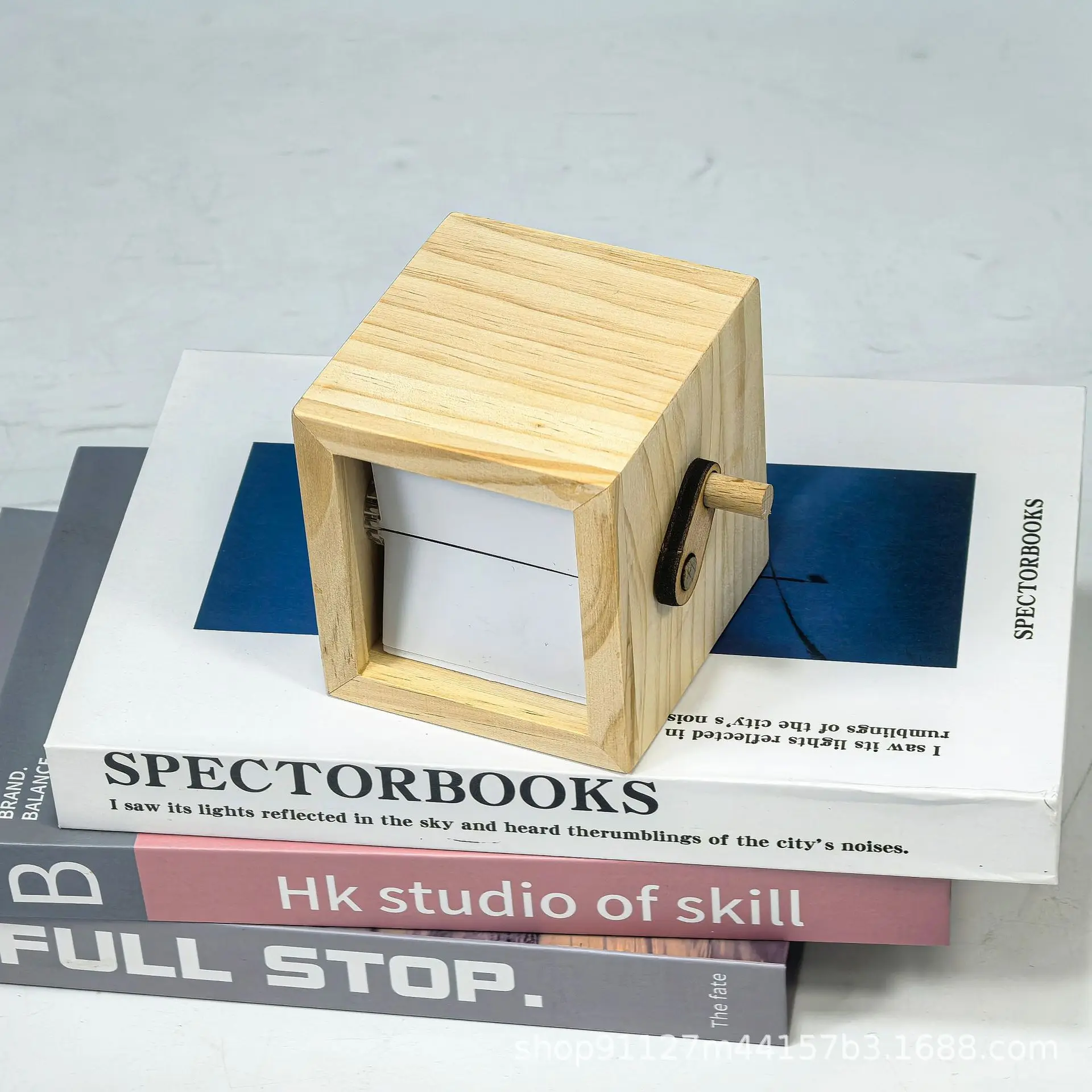 📸✨ Personalizowany Flipbook ze Zdjęć – Mechaniczna Ramka Animacyjna z Korbką i Podświetleniem